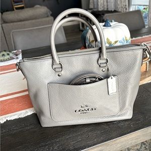 EUC Coach- PEBBLE LEATHER
